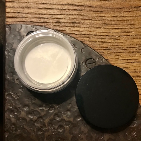 Dermablend✨Loose Setting Powder✨NEW! - Picture 2 of 5